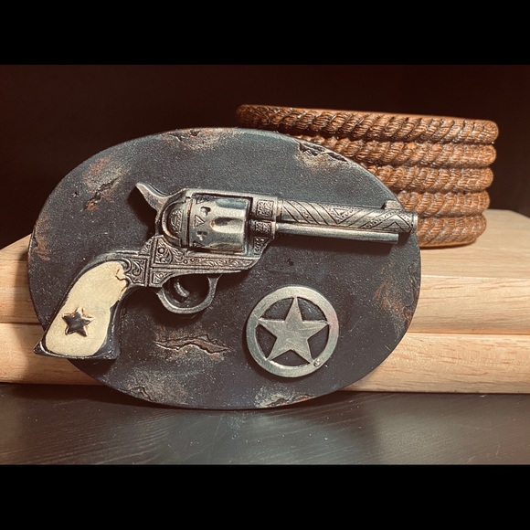 GUN W/ ROPE SMALL T/B - Picture 3 of 6